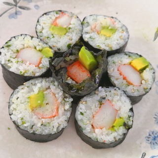 蟹柳牛油果寿司