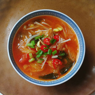 海带芽泡菜粉丝汤