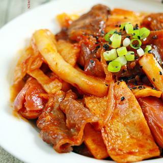肥牛鱼饼炒年糕