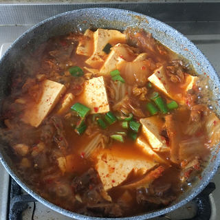 韩式辣白菜豆腐汤