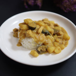 咖喱鸡肉土豆拌饭