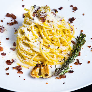 迷迭香蒜培根蛋面 Rosemary and Garlic Carbonara Spaghetti