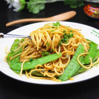 中西结合，荷兰豆炒意面