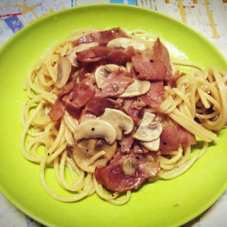 简易版黑椒蘑菇培根意面