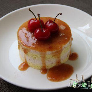樱桃慕斯蛋糕
