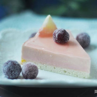 草莓慕斯蛋糕