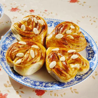 玫瑰杏仁面包