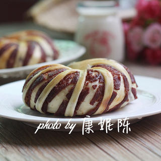 豆沙环形面包