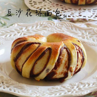 花环豆沙面包