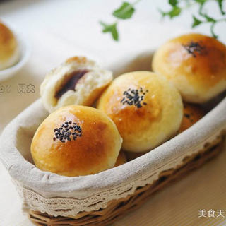 中种豆沙小面包