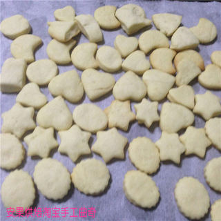 牛奶小方块饼干