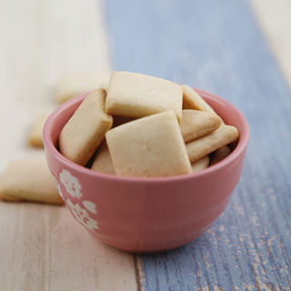 牛奶方块小饼干（烤箱做饼干）