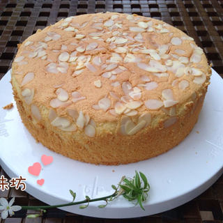 【杏仁蜂蜜戚风蛋糕】