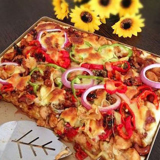 腰果鸡丁厚饼披萨