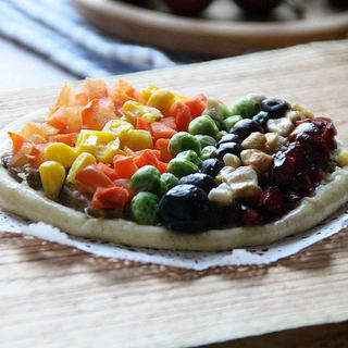 【迷你薄底彩虹pizza】：年夜饭上的美丽彩虹