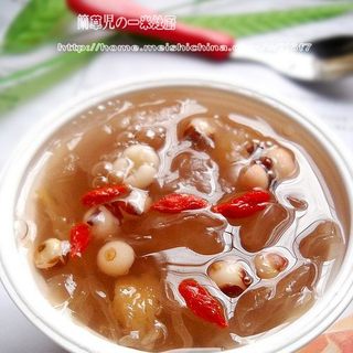 芡实枸杞银耳羹